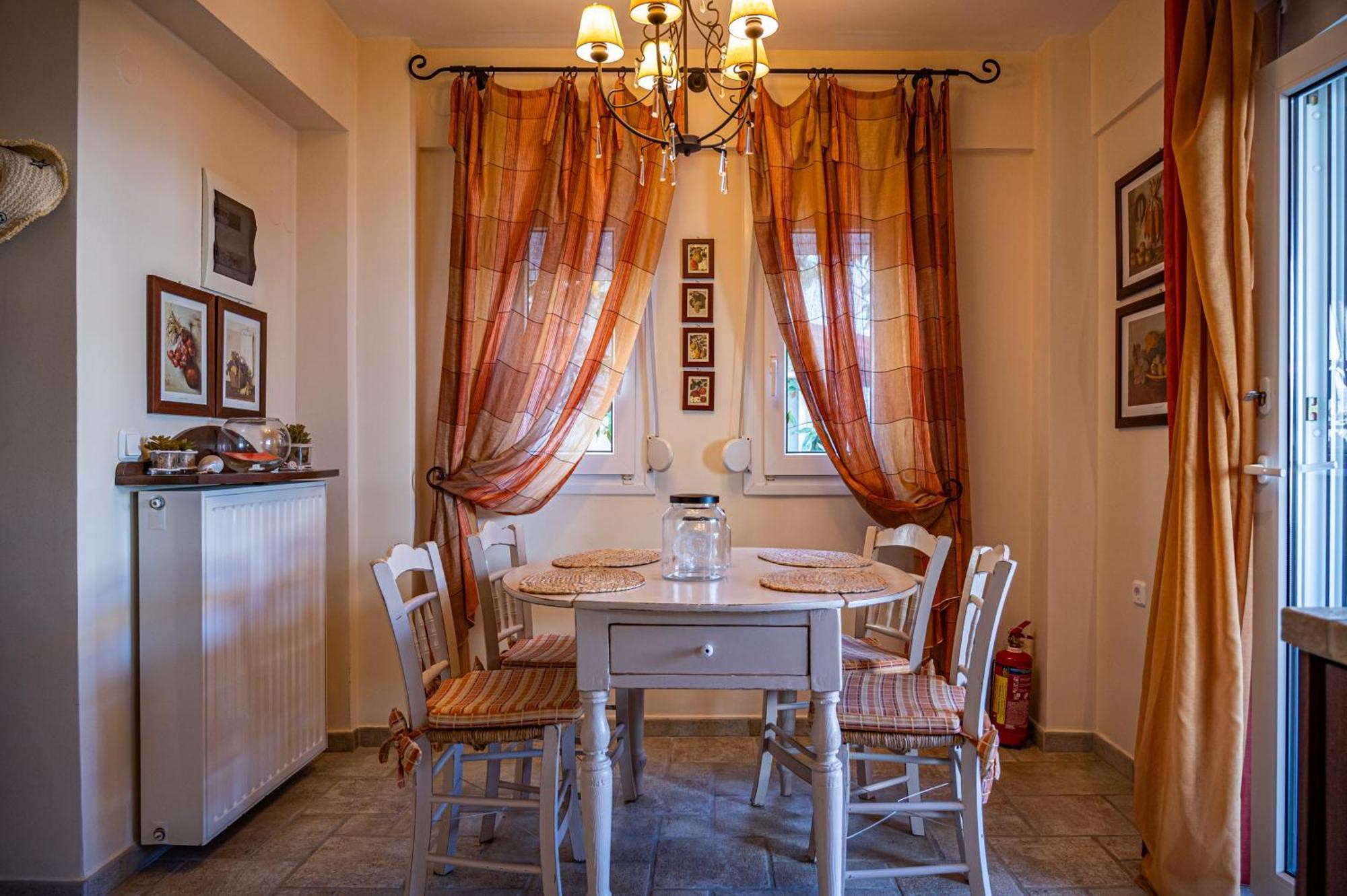 Emily's Luxury * Pefkochori